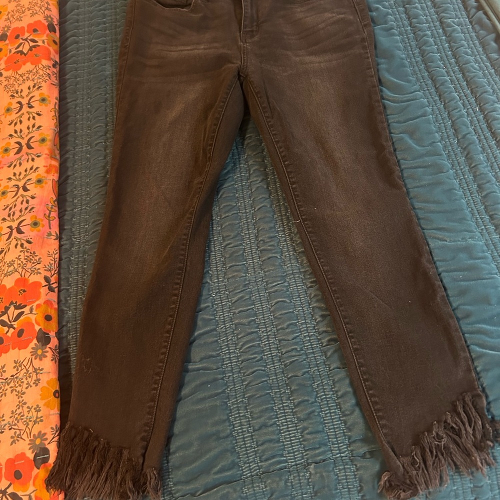 Judy Blue Black Fringe Hem Cropped Jeans